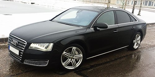 Prabangių automobilių nuoma Vilniuje – ne tik šventėms